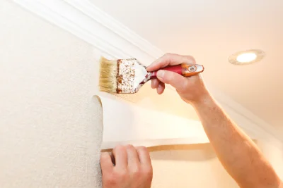 Pose de papier peint à Vallères — revêtements muraux et toiles de verre